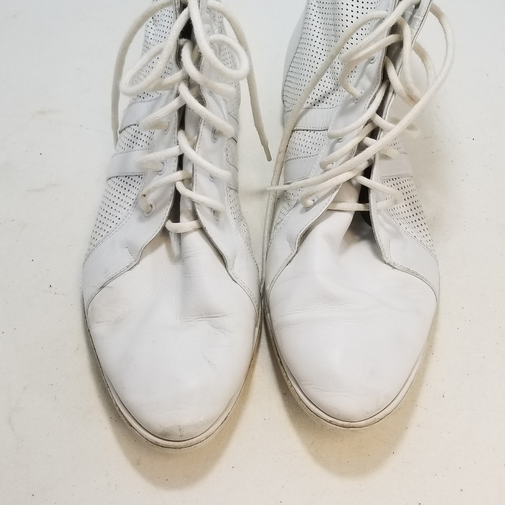 Alberto Di Molina White Sneakers Size 7.5